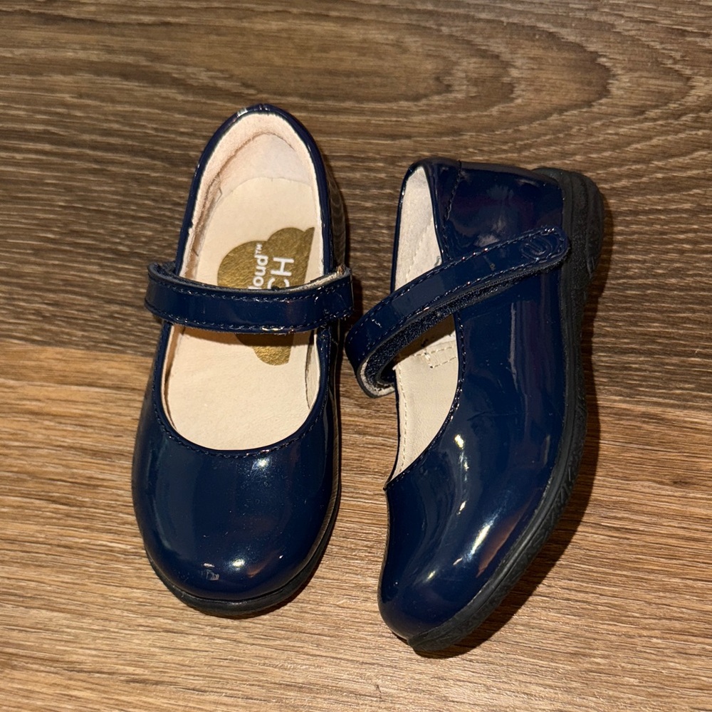 Umi cloud tech navy shoes size 5.5 EUC Mary Jane’s